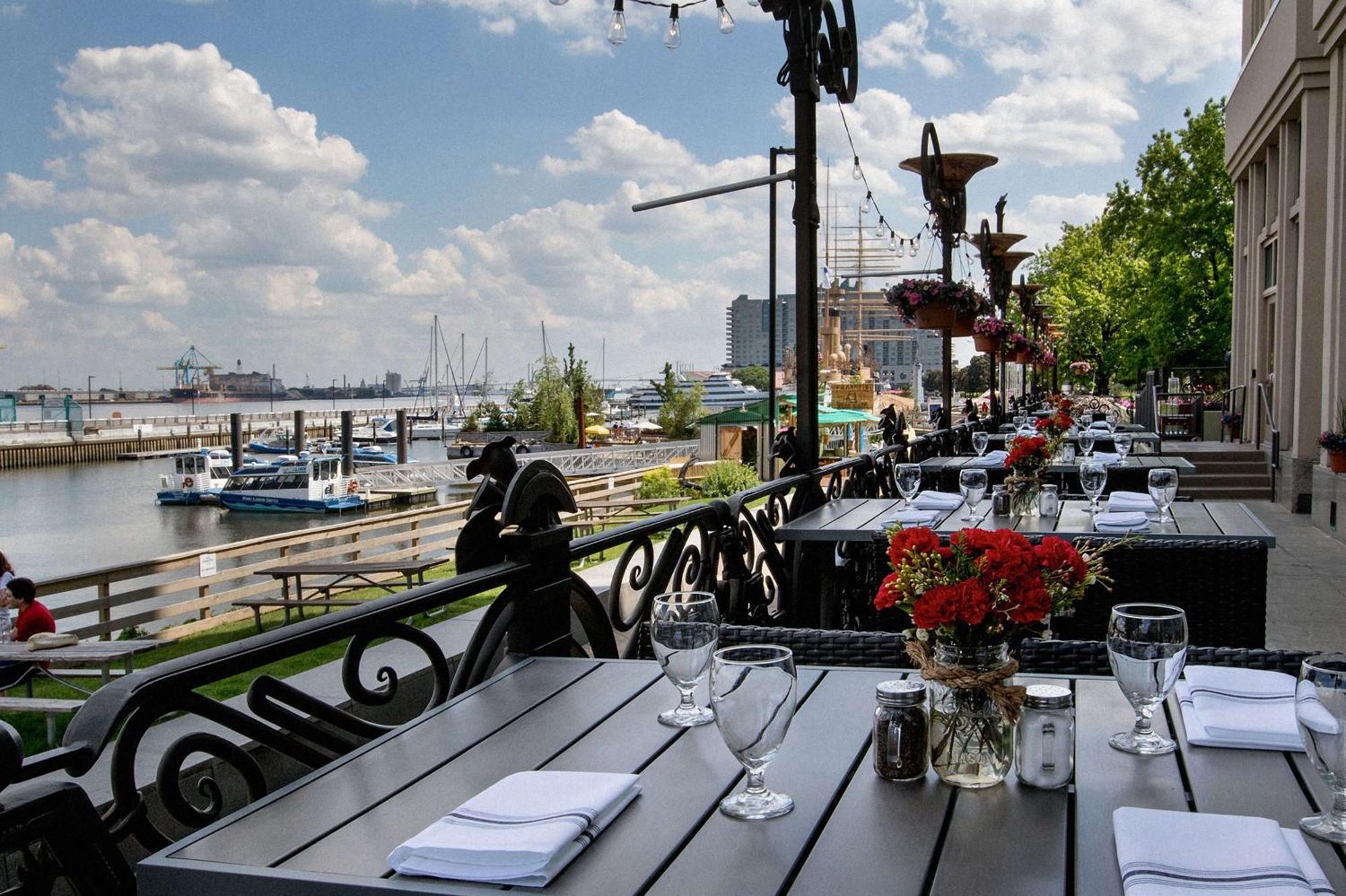 Hilton Philadelphia At Penn'S Landing Hotel Exterior foto