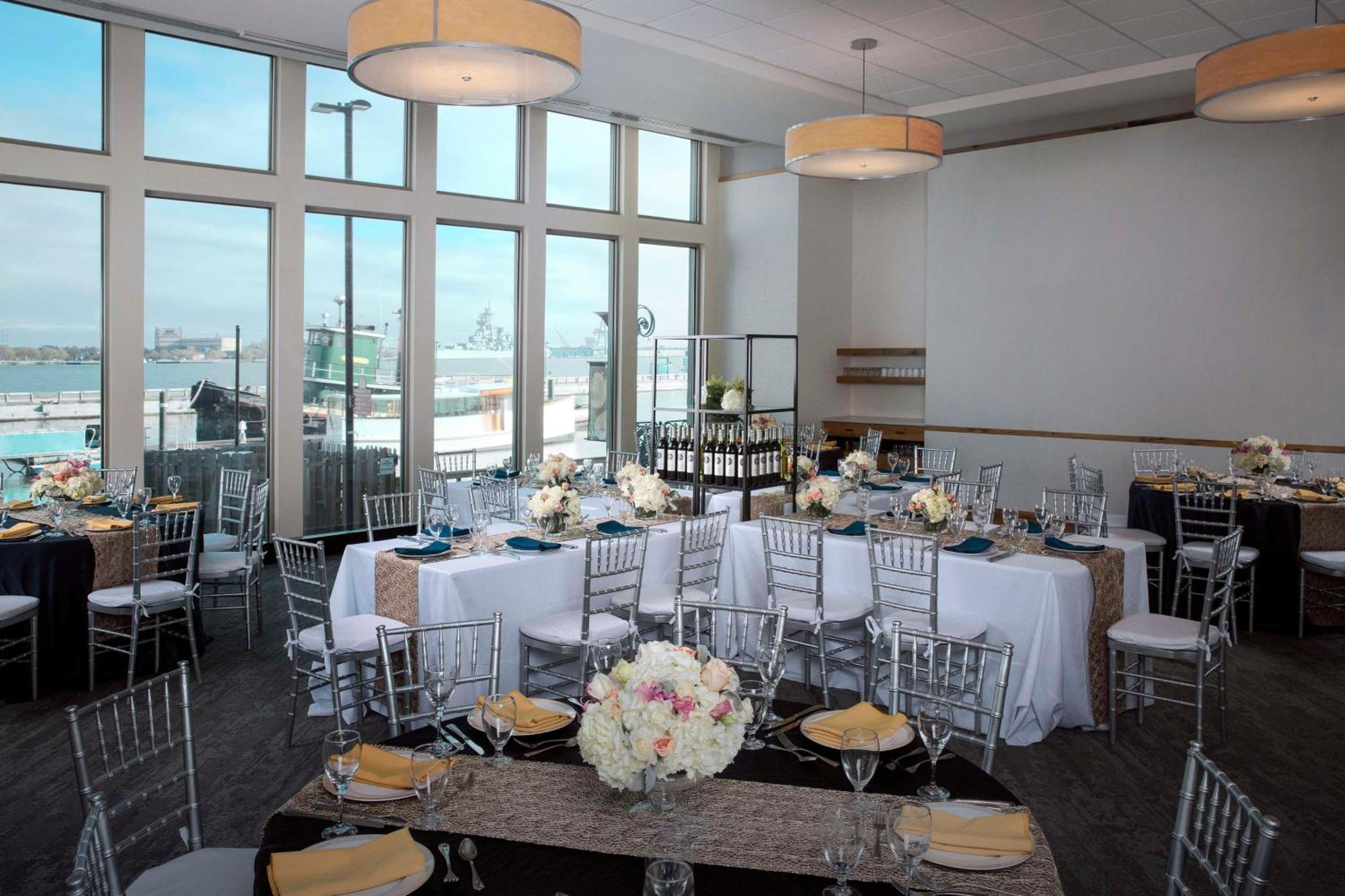 Hilton Philadelphia At Penn'S Landing Hotel Exterior foto