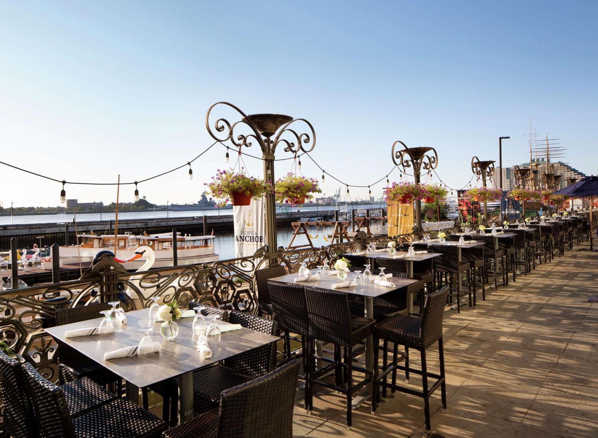 Hilton Philadelphia At Penn'S Landing Hotel Exterior foto
