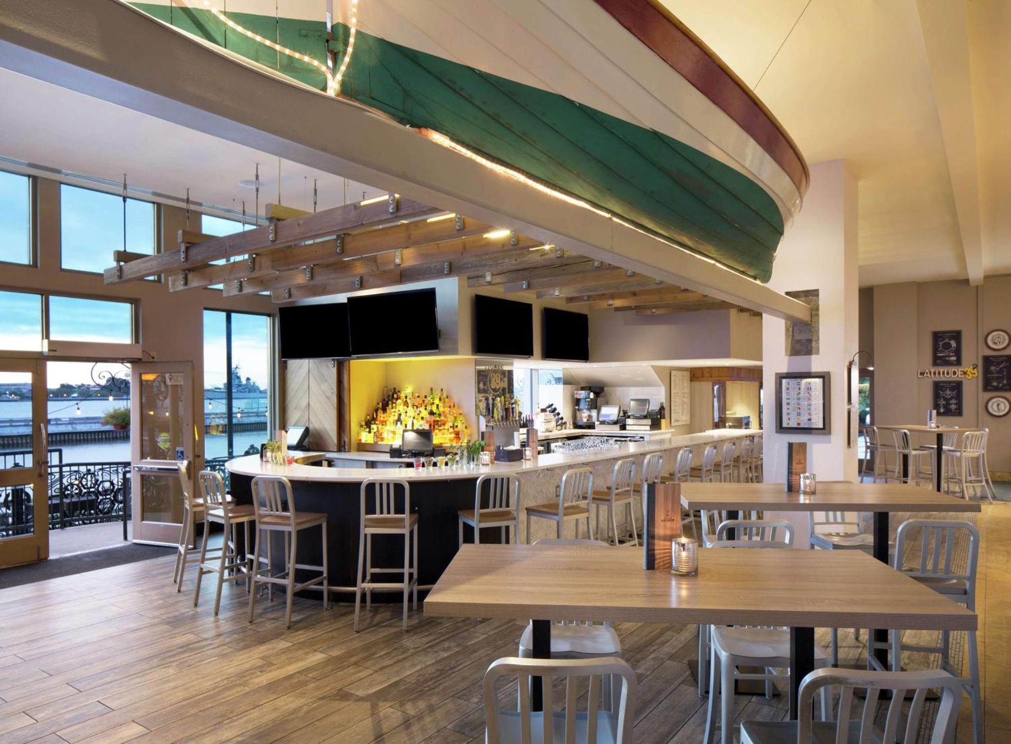 Hilton Philadelphia At Penn'S Landing Hotel Exterior foto