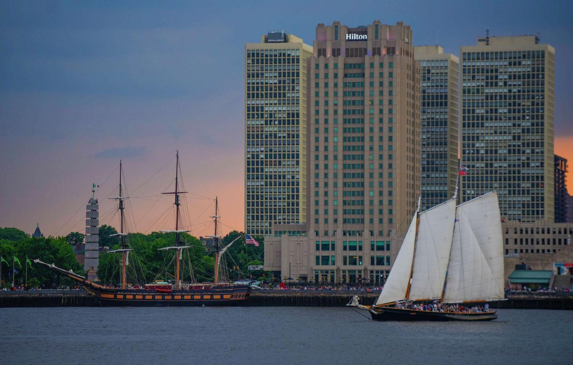 Hilton Philadelphia At Penn'S Landing Hotel Exterior foto